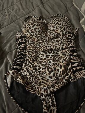 Bandolino Leopard-Print Ruched One-Piece Swim Top - Brown & Black